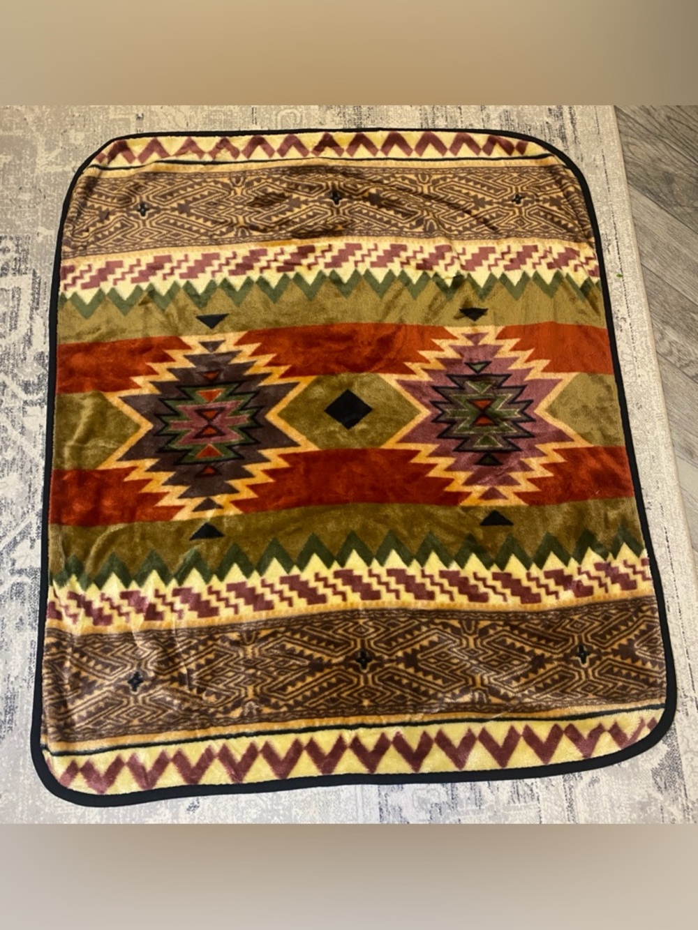 Southwestern Aztec Soft Throw Blanket 49x57.5 Earth Tone Rust Gold Soft